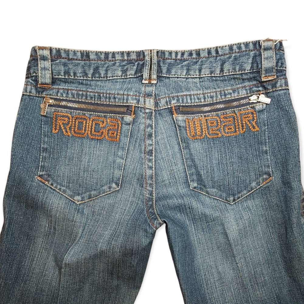 Rocawear Embroidered Mid-Rise Boot Cut Medium Wash Y2K Jeans, EUC, size 7/8